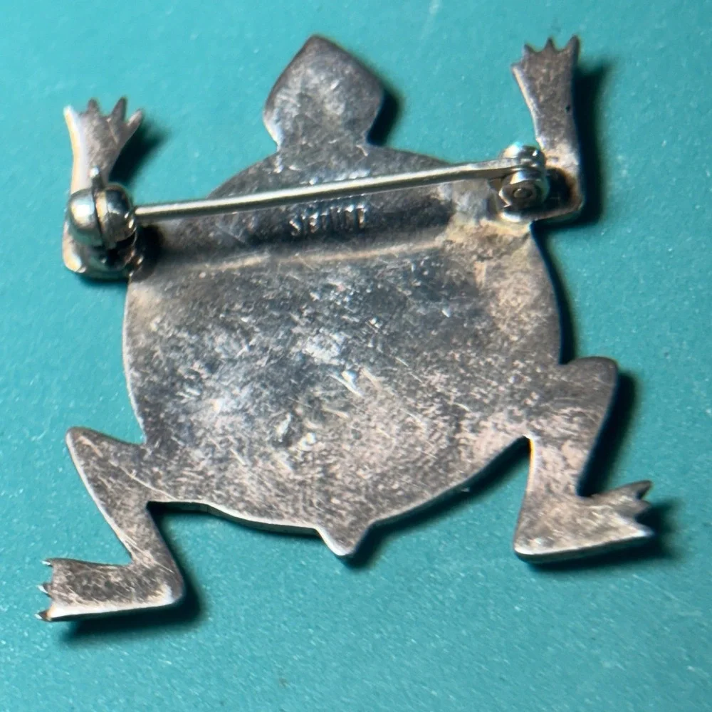 Vintage Navajo Sandcast Sterling Silver Frog pin, Mid-20th Century Signed Thomas